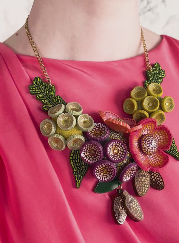 roman-flowers-statement-necklace